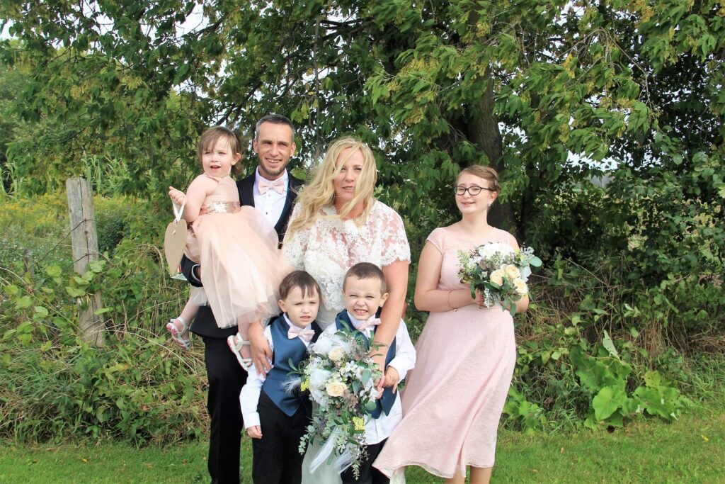 Amanda Mason & family on her wedding day